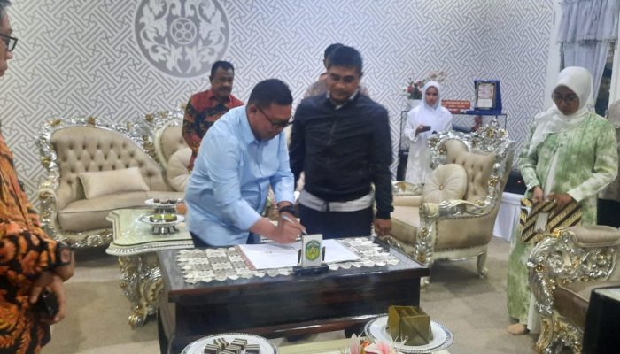 Wali Kota Palopo Tandatangani Hibah Anggaran Pengamanan Pilkada untuk TNI