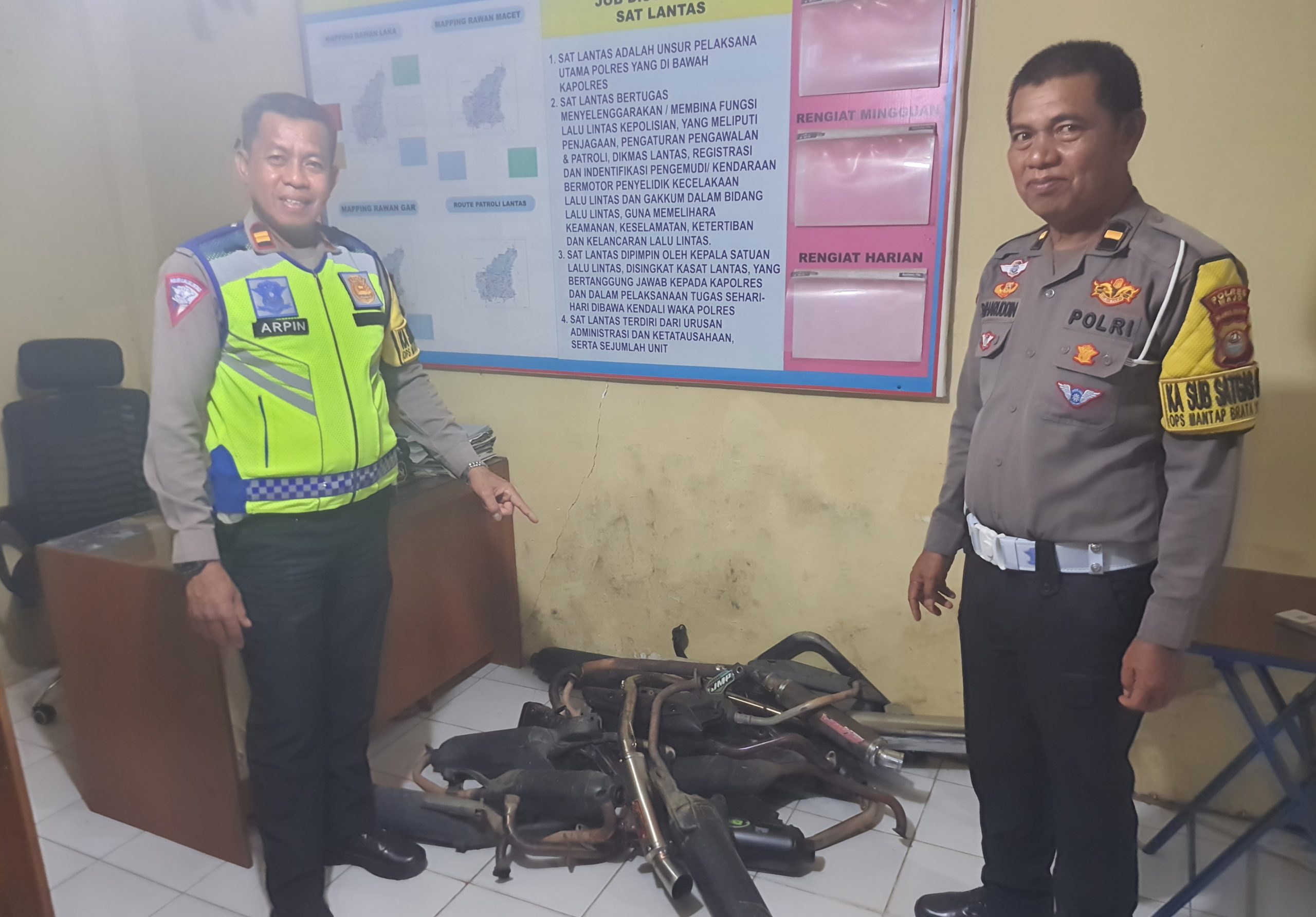 Satlantas Polres Wajo Sita Puluhan Knalpot Racing Selama Ramadan