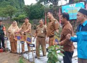 Bupati Pangkep Serahkan Bantuan Beras ke Masyarakat Desa Biringere