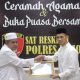 Kasat Reskrim Polres Wajo Dapat Penghargaan Dari Pengurus Pusat Pondok Pesantren As’adiyah Sengkang