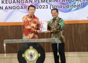 Wakil Bupati Pinrang Serahkan LKPD Tahun 2023 ke BPK RI