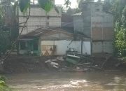 Banjir Pinrang Hanyutkan Satu Rumah Warga di Desa Bamba