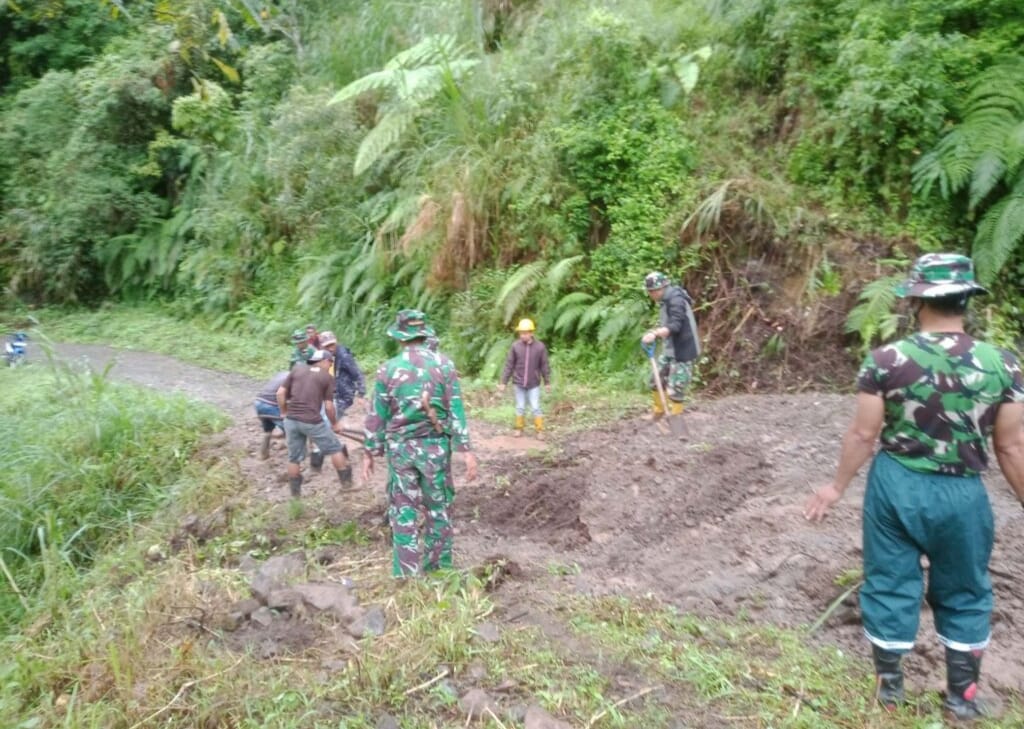 Jalur Sinjai-Bulukumba Lumpuh Total Akibat Tanah Longsor