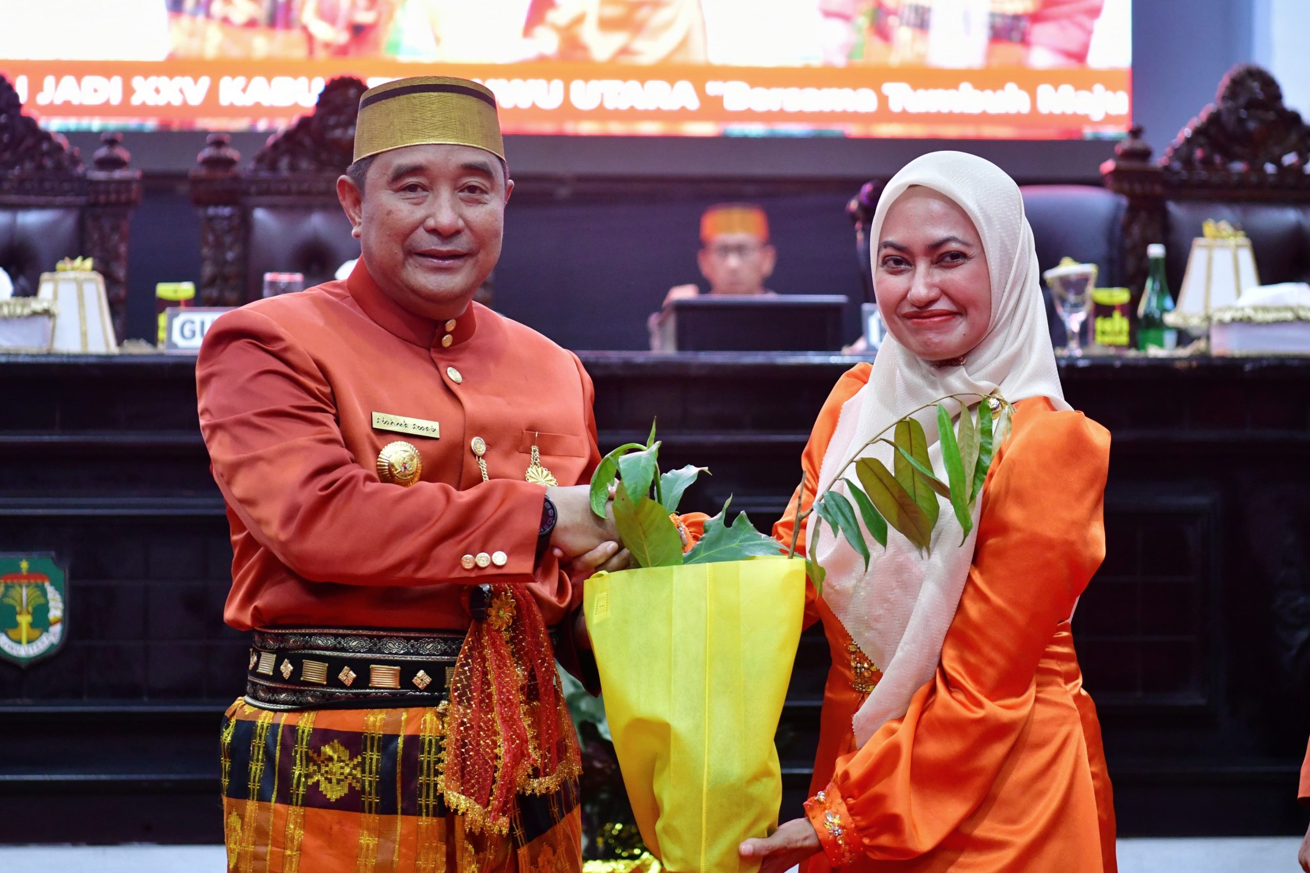 Pj Gubernur Sulsel Doakan Ibu Indah Saat Menghadiri HUT Kota Palopo