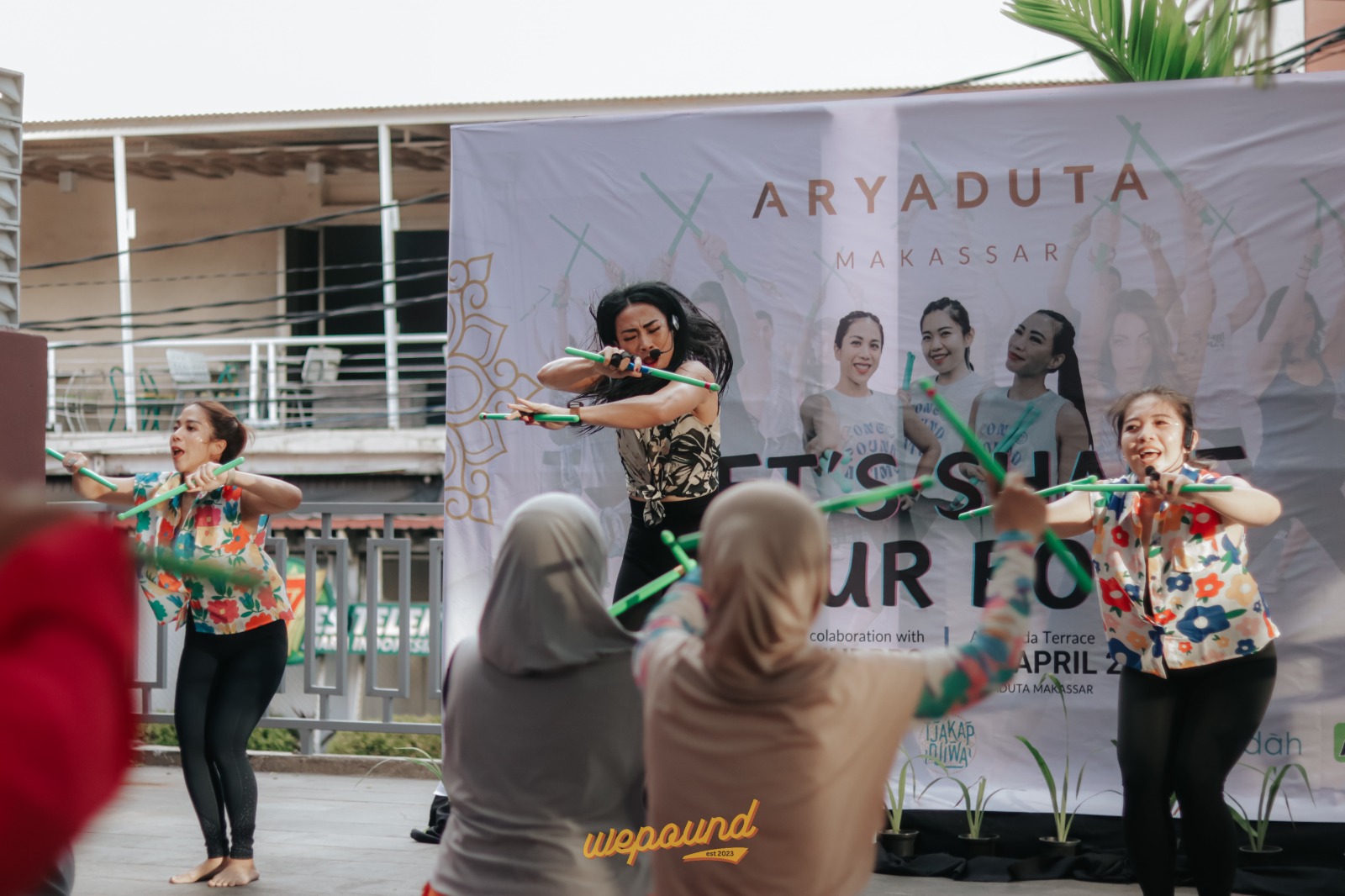 Manjakan Pengunjung, Aryaduta Sediakan Pound Fit di Teras Hotel