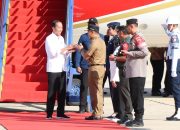 Tiba di Mamuju, Presiden Jokowi Disambut Pj Gubernur Sulbar Prof Zudan