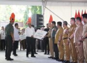 Pj Bupati Bone Hadiri Kunker Mentan RI, Terima Bantuan Bencana Alam