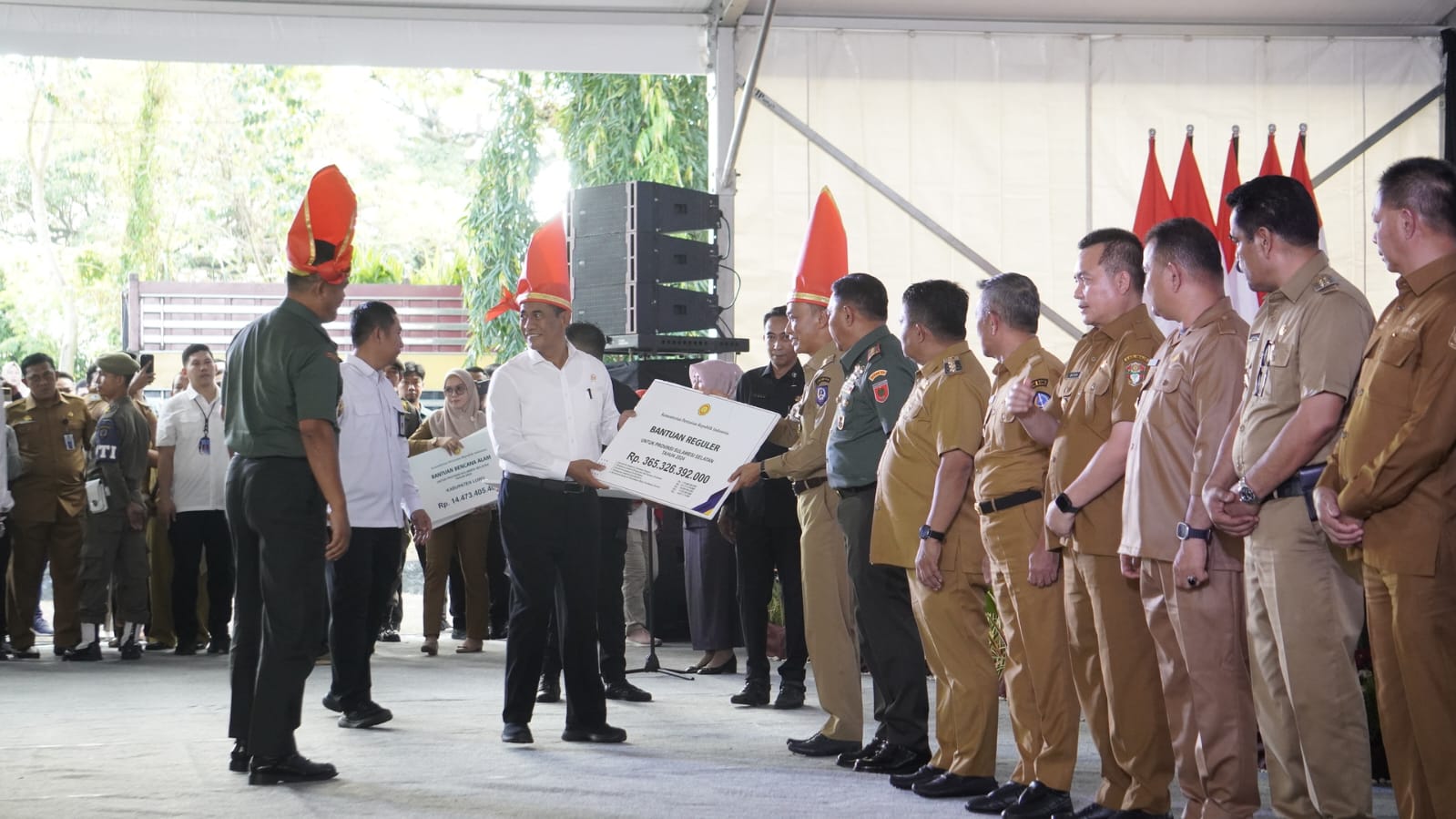 Pj Bupati Bone Hadiri Kunker Mentan RI, Terima Bantuan Bencana Alam