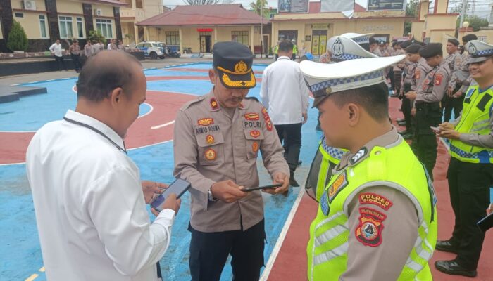 Wakapolres Sidrap Tiba-Tiba Cek Handphone Personilnya