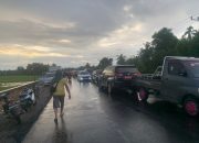 Terjebak Macet Akibat Banjir di Wajo, Sejumlah Pengendara Alami Kelaparan