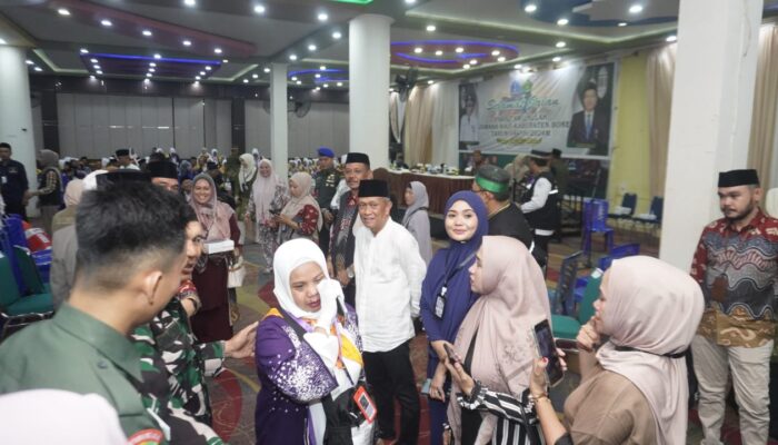 Pj Bupati Bone Resmi Lepas 450 Calon Jemaah Haji Kloter Kedua