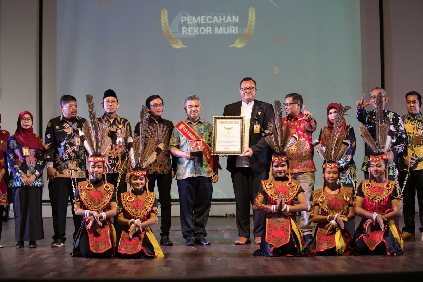 Festival Literasi Balikpapan Sukses Pecahkan Rekor MURI