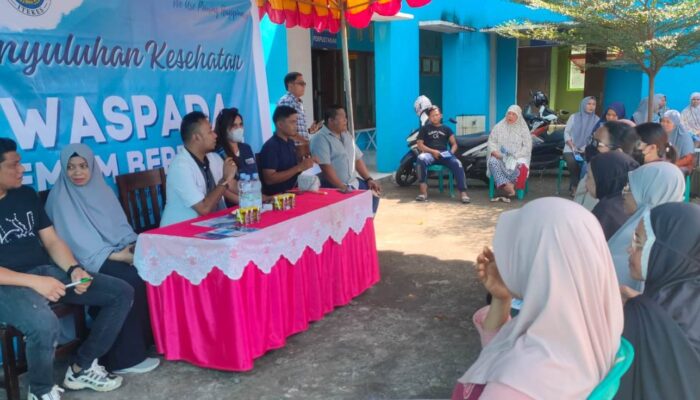 Klinik Assyifa Gandeng ITEKES Sosialisasi Bahaya DBD dan Bagikan Sembako