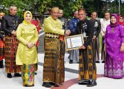 Peringatan Hardiknas Sulsel Banjir Penghargaan