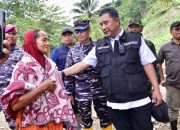 Tembus Titik Longsor, Pj Gubernur Sulsel Pastikan Ketersediaan Pangan Korban Bencana