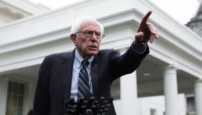 Kecam Undangan Kongres untuk Netanyahu, Bernie Sanders: Dia Penjahat Perang!