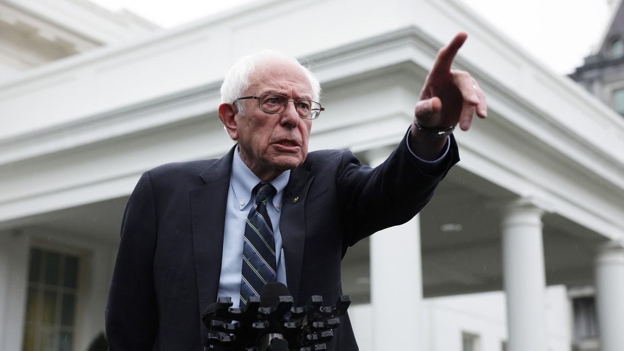 Kecam Undangan Kongres untuk Netanyahu, Bernie Sanders: Dia Penjahat Perang!