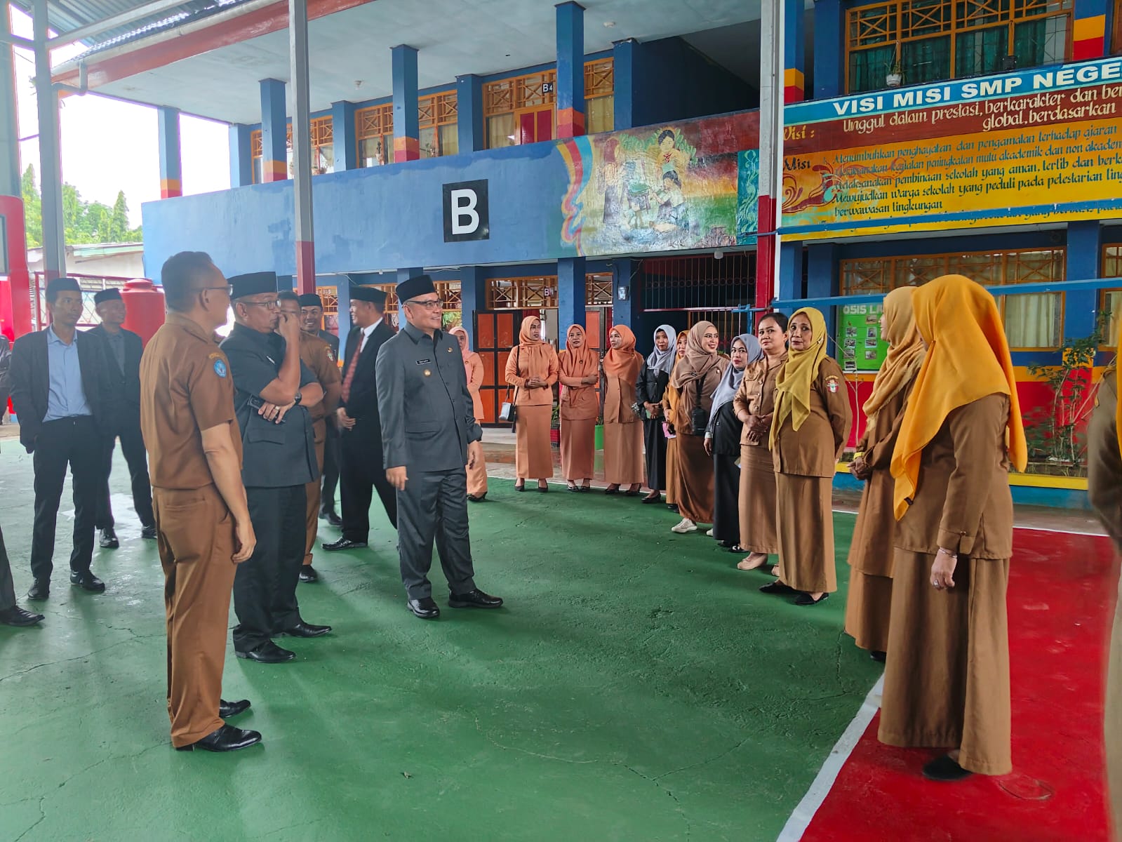 Peringati Hari Pendidikan Nasional, Andi Bataralifu Kunjungi Sekolah di Wajo