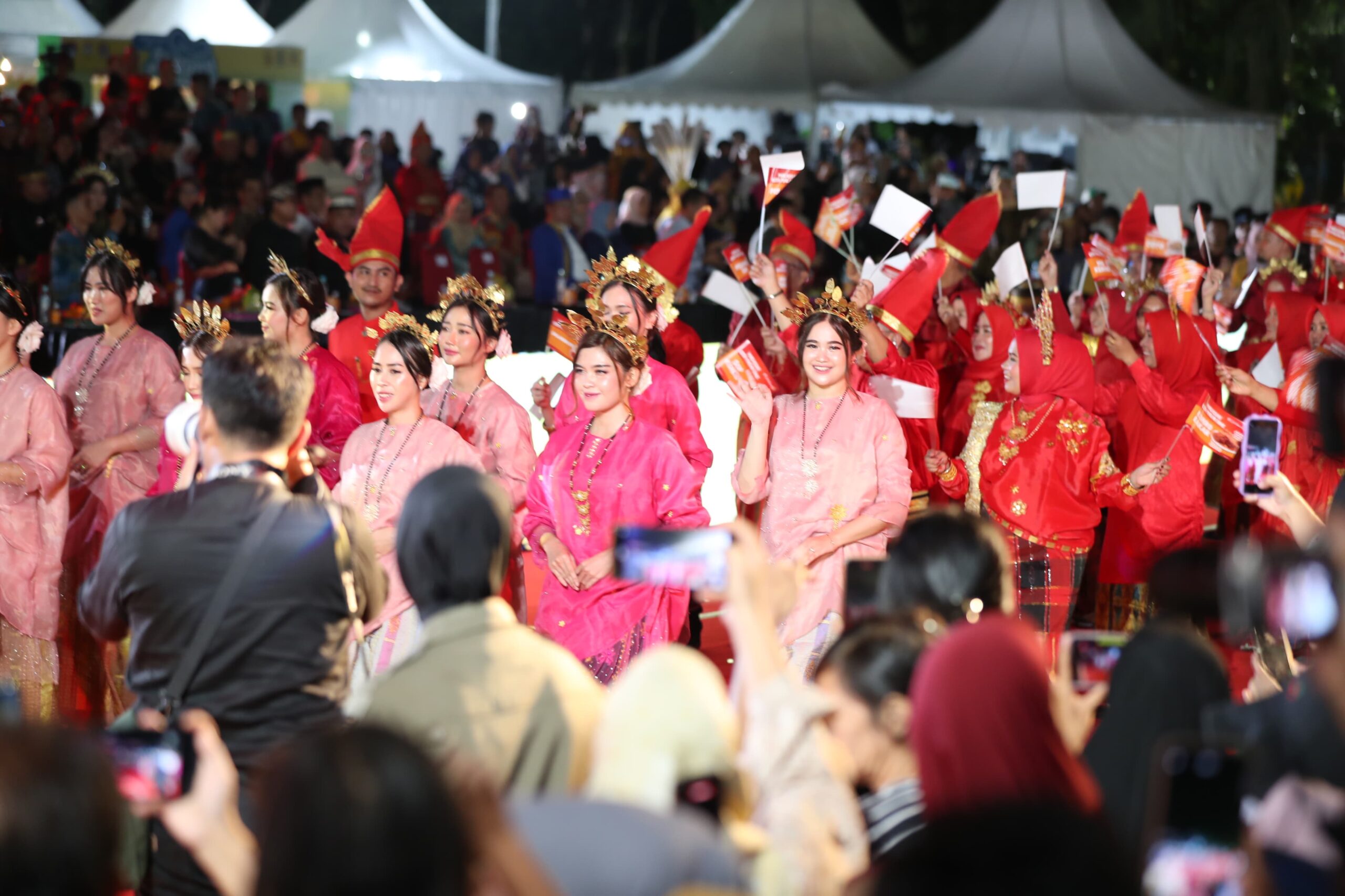Warna Khas dan Seni Tradisional Makassar Bersinar di Festival Budaya APEKSI XVII