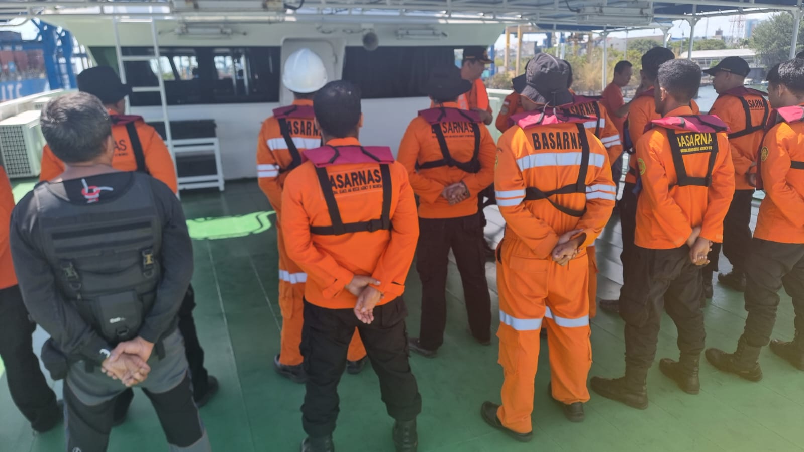Speedboat Mati Mesin di Pulau Marasende Pangkep, KN Kamajaya Dikerahkan Evakuasi