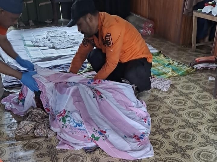 Mayat Perempuan Ditemukan Sudah Mengeluarkan Bau Tidak Sedap