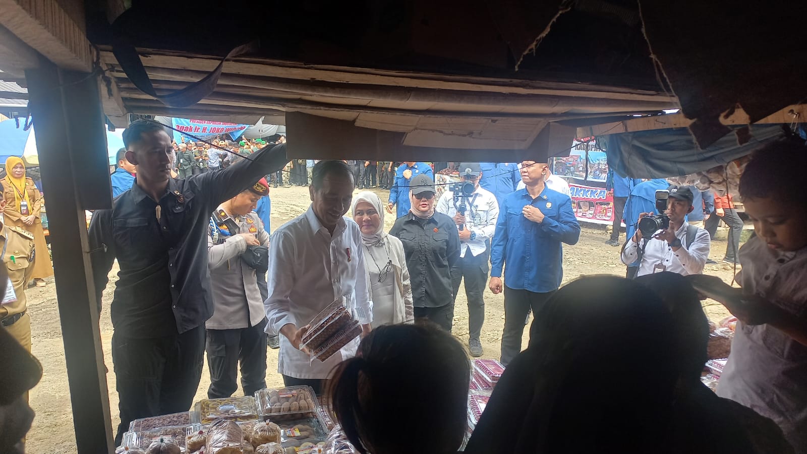 Presiden Jokowi Kunjungi Bone, Temui Petani dan Pedagang