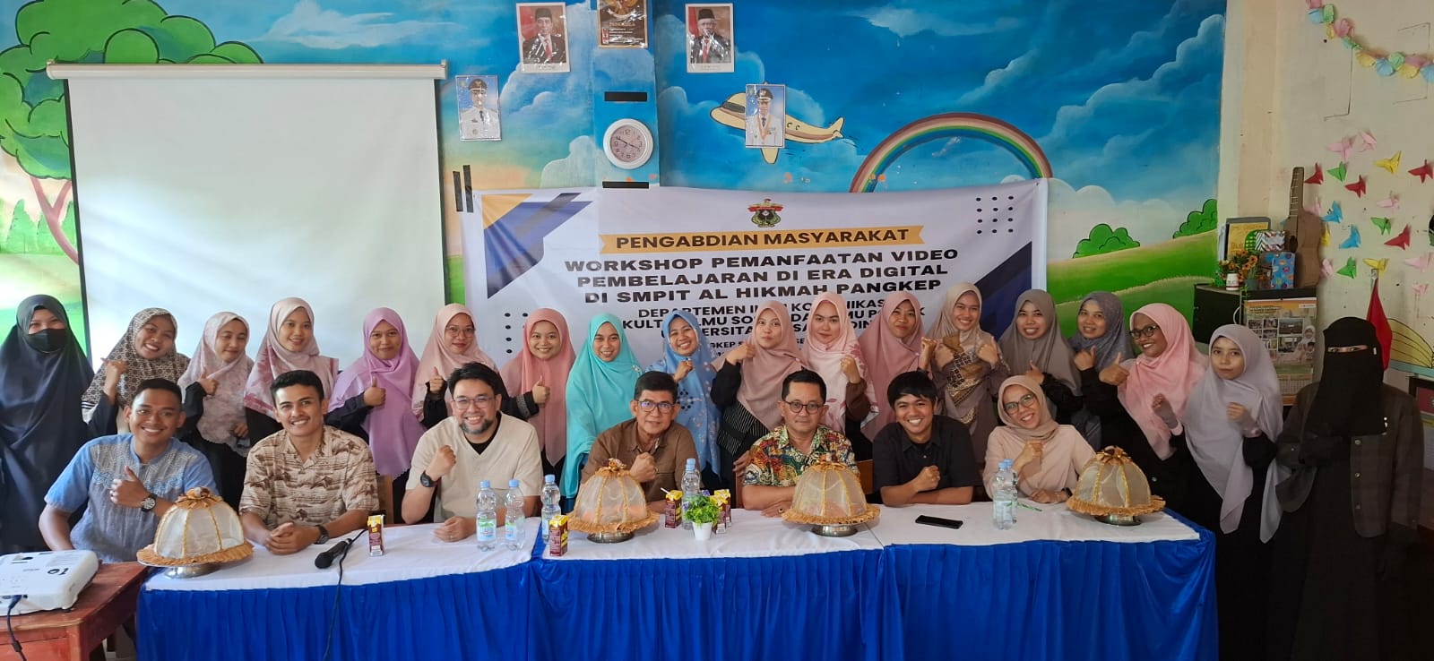 UNHAS Dorong Penggunaan Video Pembelajaran di SMPIT Al Hikmah Pangkep