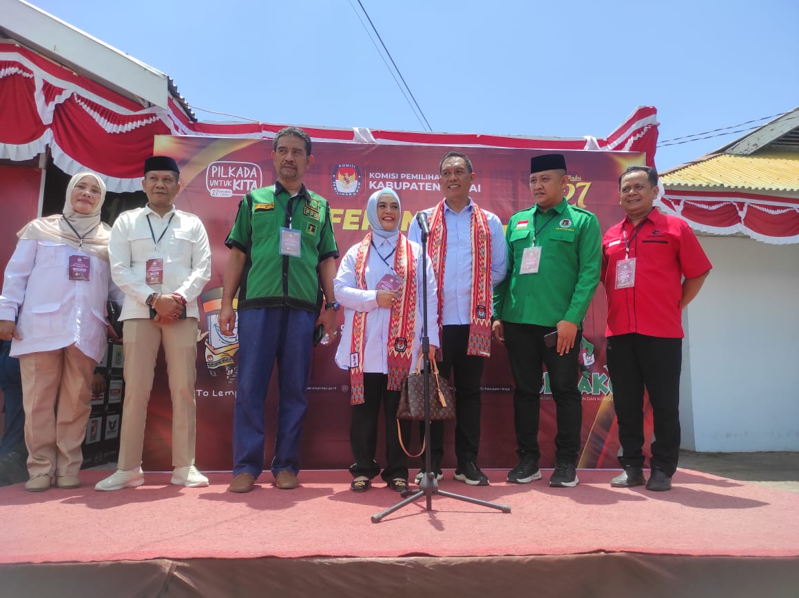 Ratusan Pendukung Kawal Pendaftaran Pasangan ‘Ramah’ di KPU Sinjai
