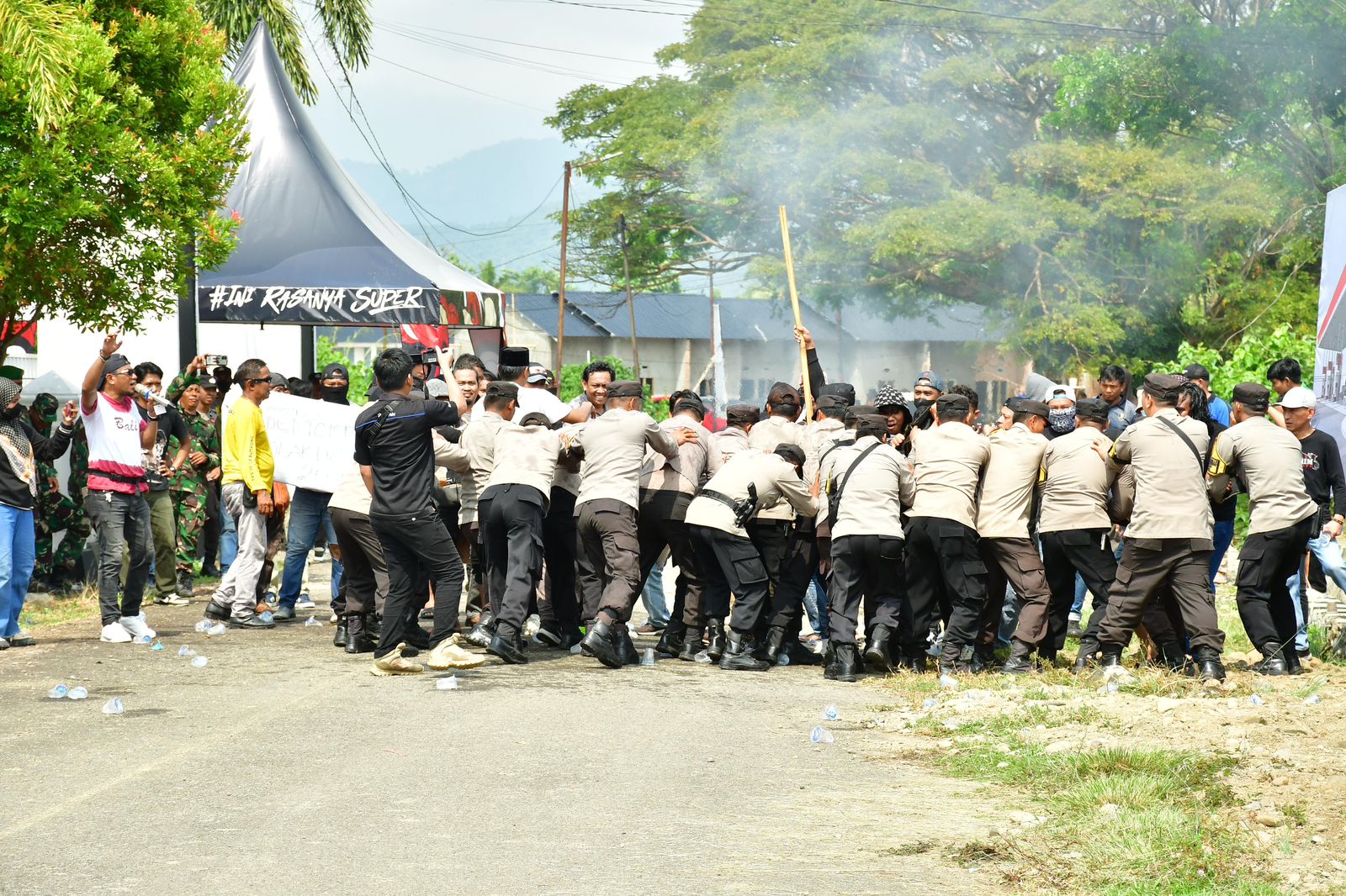 Pengamanan Pemilukada, Polres Palopo Gelar Simulasi di Kantor KPU