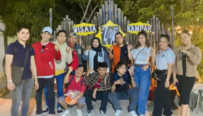 Para Pemain Film Malaikatku Rayakan HUT ke-79 RI di Wisata Kampar Gowa