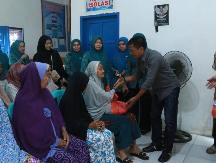 Lagi, Pemkab Takalar Salurkan Bantuan Paket Sembako untuk Masyarakat Miskin Ekstrem