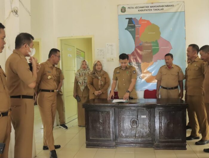 Hari Pertama Kerja, Pj Bupati Sidak ke Sejumlah Kantor Pelayanan di Takalar