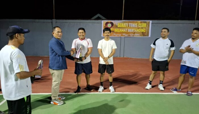 Husni Syam Tutup Turnamen Tenis Internal Club Sehati