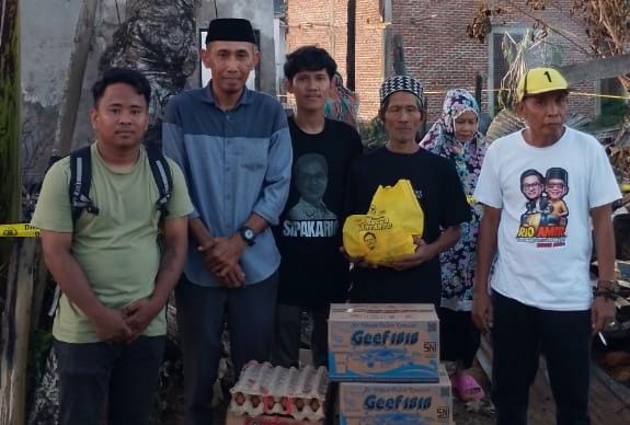Relawan SipakaRioMi Kembali Bantu Korban Kebakaran di Bone