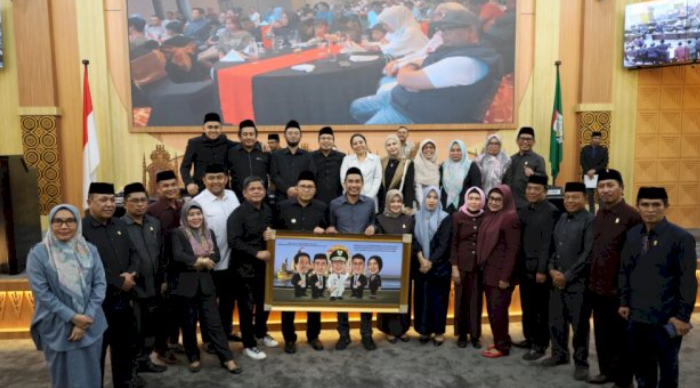 Jelang Akhir Masa Jabatan, DPRD Makassar Sahkan 4 Ranperda