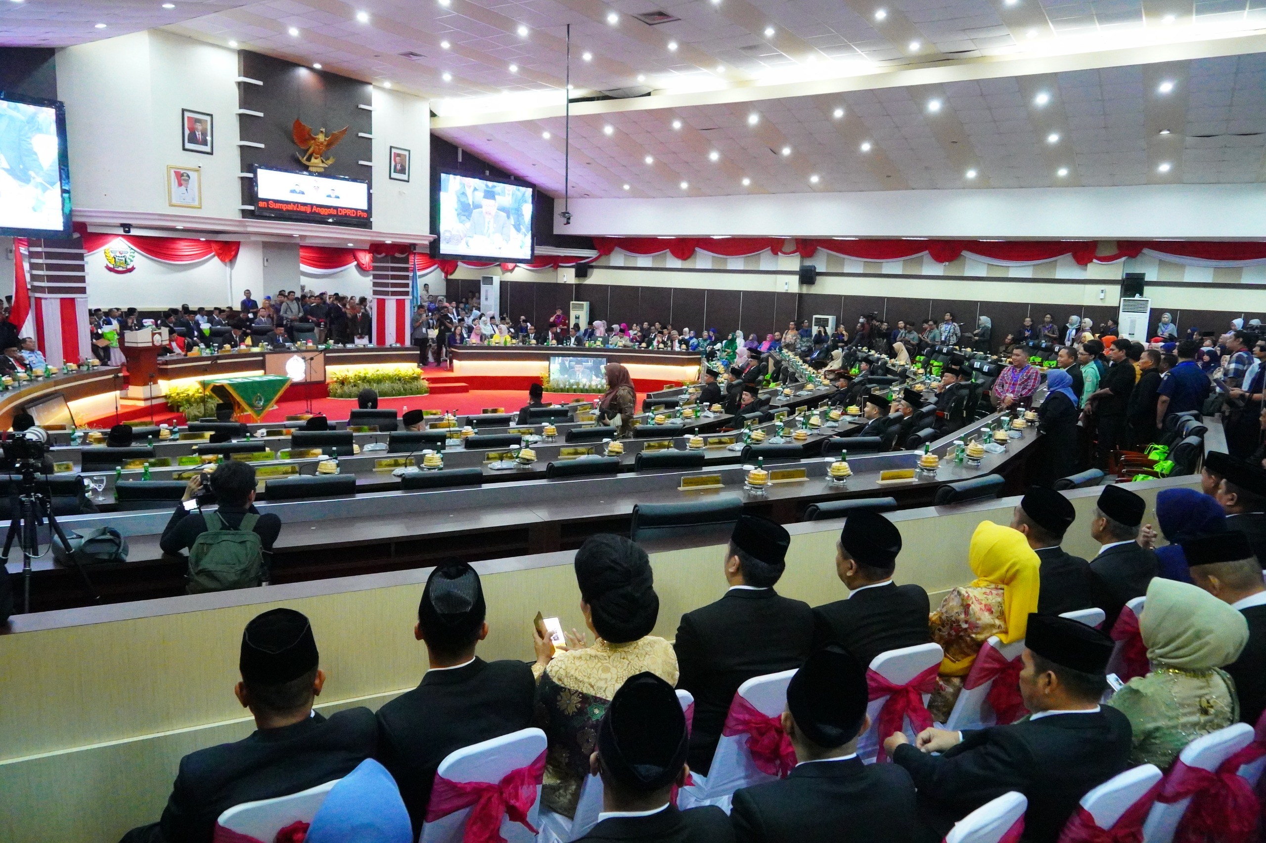 84 Anggota DPRD Sulsel 2024-2029 Resmi Dilantik, 49 Pendatang Baru