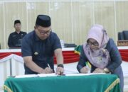 Pj Walikota Paparkan Kebijakan Umum APBD 2025 di DPRD Palopo