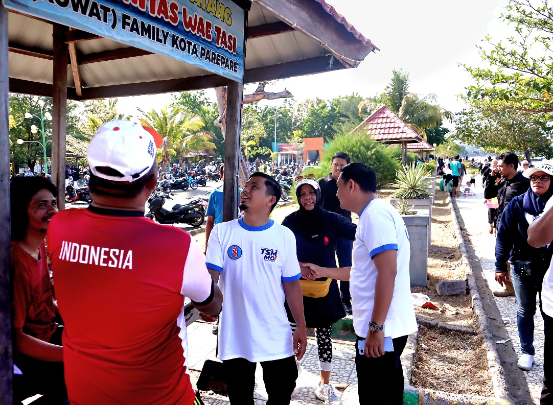 Senam Bersama Warga, TSM MO Tampung Aspirasi di Taman Mattirotasi