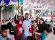 Seto Susuri Lorong Pemukiman, Warga Rebutan Foto dan Salaman