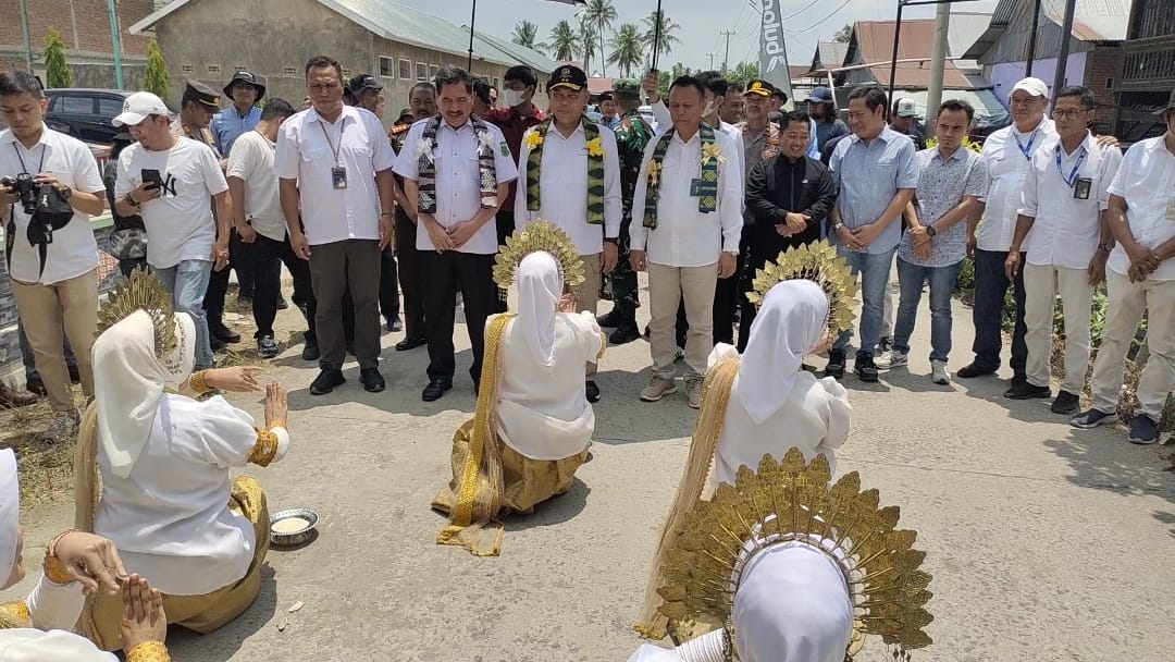 Wakil Direktur Perum Bulog Hadiri Panen Mitra Tani di Sidrap
