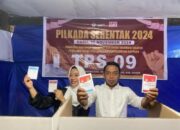 Syaharuddin Alrif Salurkan Hak Pilih di TPS 09 Maritengangae