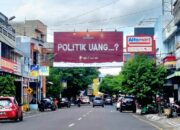 Sebar Baliho ‘Nyeleneh’, Cara KPU Sulsel Dongkrak Partisipasi Pemilih