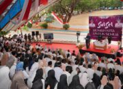 Kunker di Pangkep, Prof Zudan Serahkan Bantuan Tanah Pekuburan