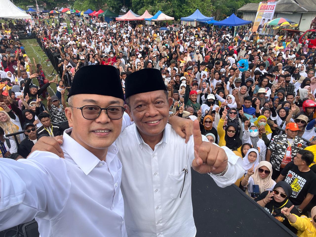 Tak Terbendung, Belasan Ribu Warga Bone Hadiri Kampanye Akbar Rio-Amir