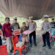 Satlantas Polres Luwu Serahkan Bantuan ke Korban Kebakaran Saronda