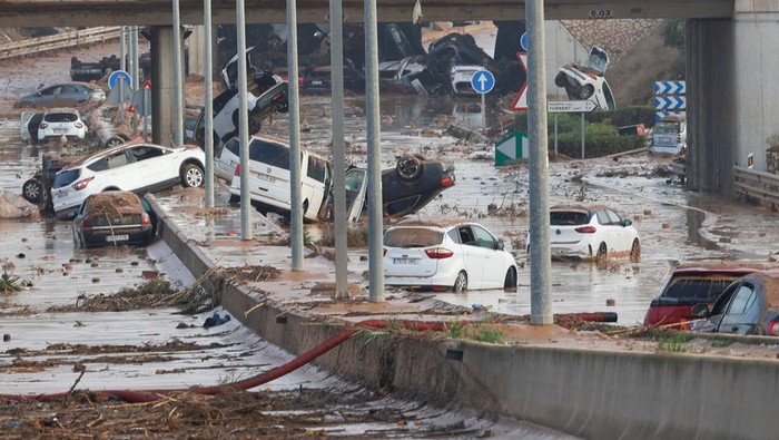 Spanyol Dilanda Banjir Bandang Dahsyat, Ratusan Warga Tewas
