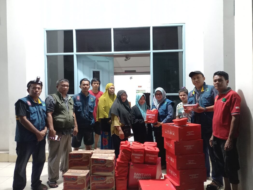 Dinsos Makassar Salurkan Bantuan Makanan dan Logistik untuk Korban Banjir