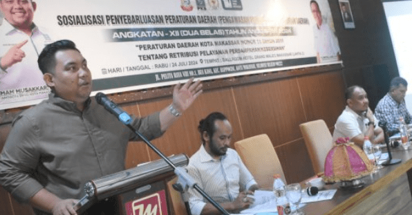 Imam Musakkar Edukasi Warga Pentingnya Rutin Membayar Retribusi Sampah