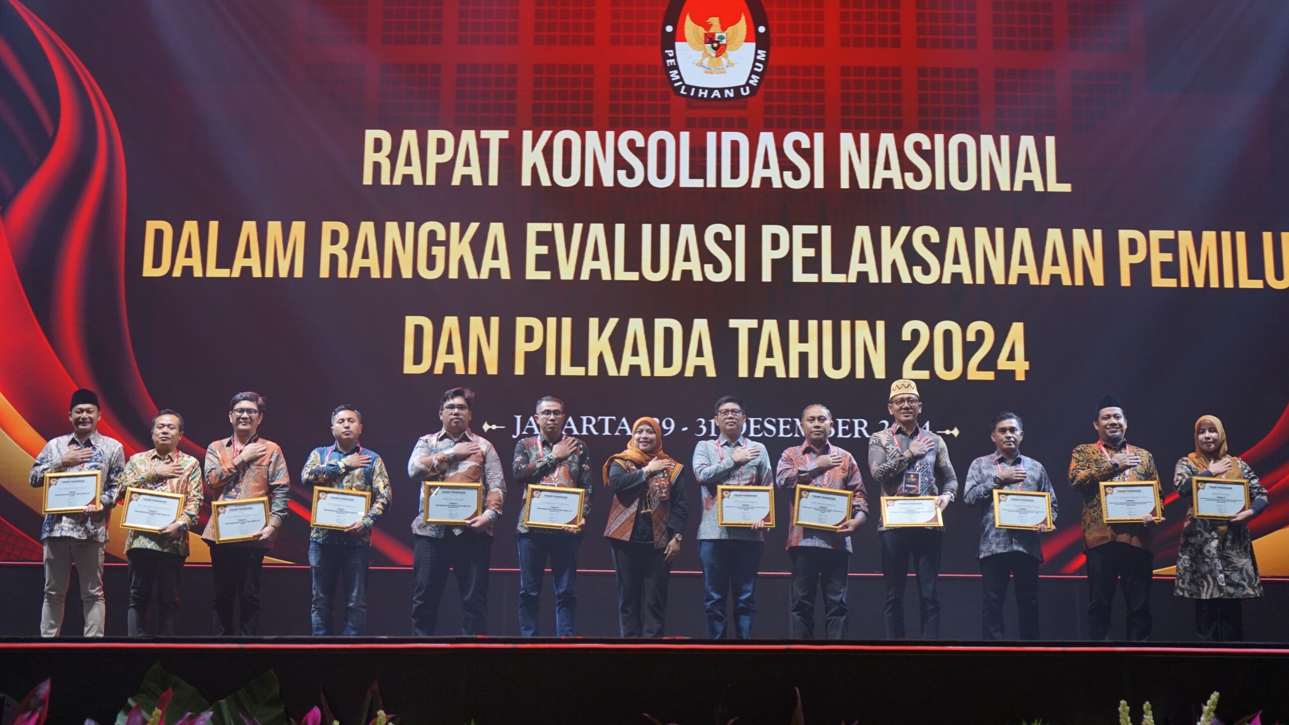 KPU Sulsel Raih Penghargaan pada Rakornas KPU 2024