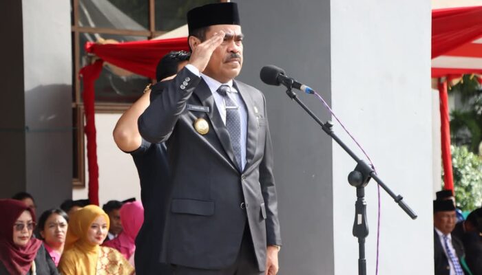 Pj Bupati Pinrang Pimpin Upacara Hari Ibu ke-96 dan Hari Bela Negara ke-76
